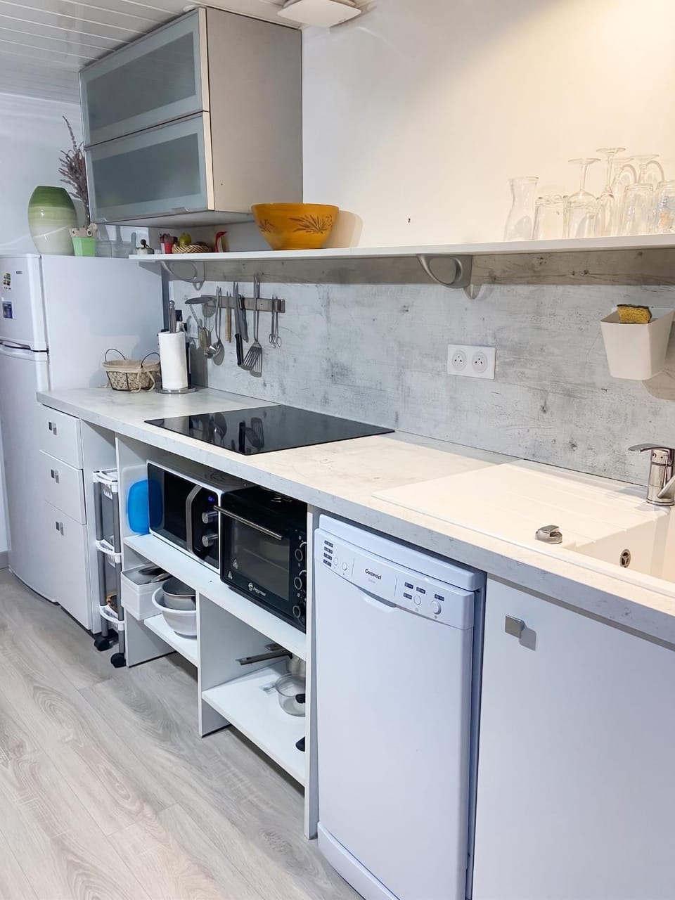 Kitchen or kitchenette