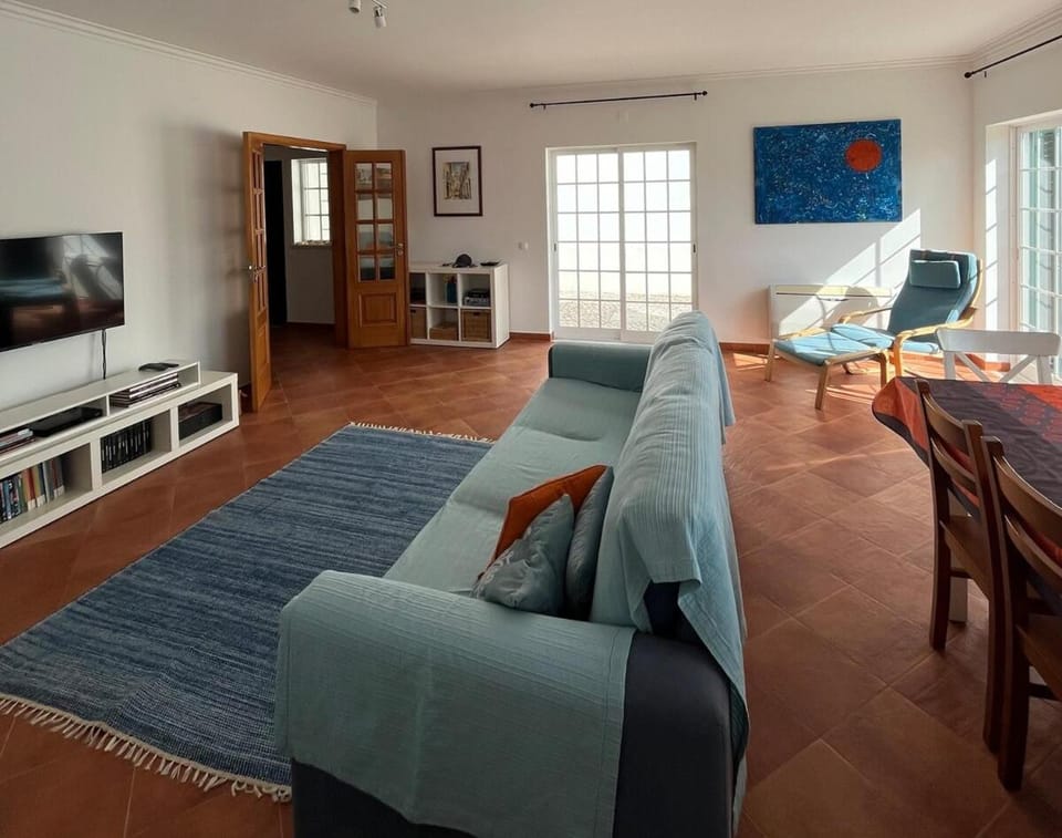Casa Campo e Praia - Moradia no Meco a 5min da Praia com Jardim & BBQ House in Setubal District