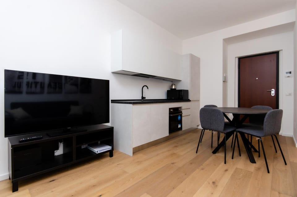 TV and multimedia, Kitchen or kitchenette, Living room