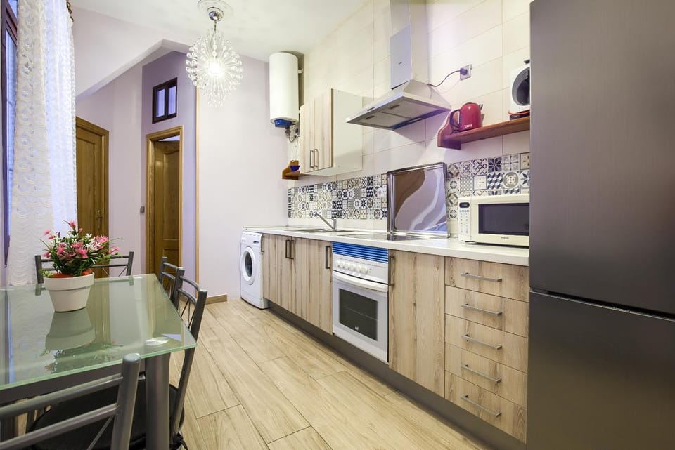 Kitchen or kitchenette, oven, stove