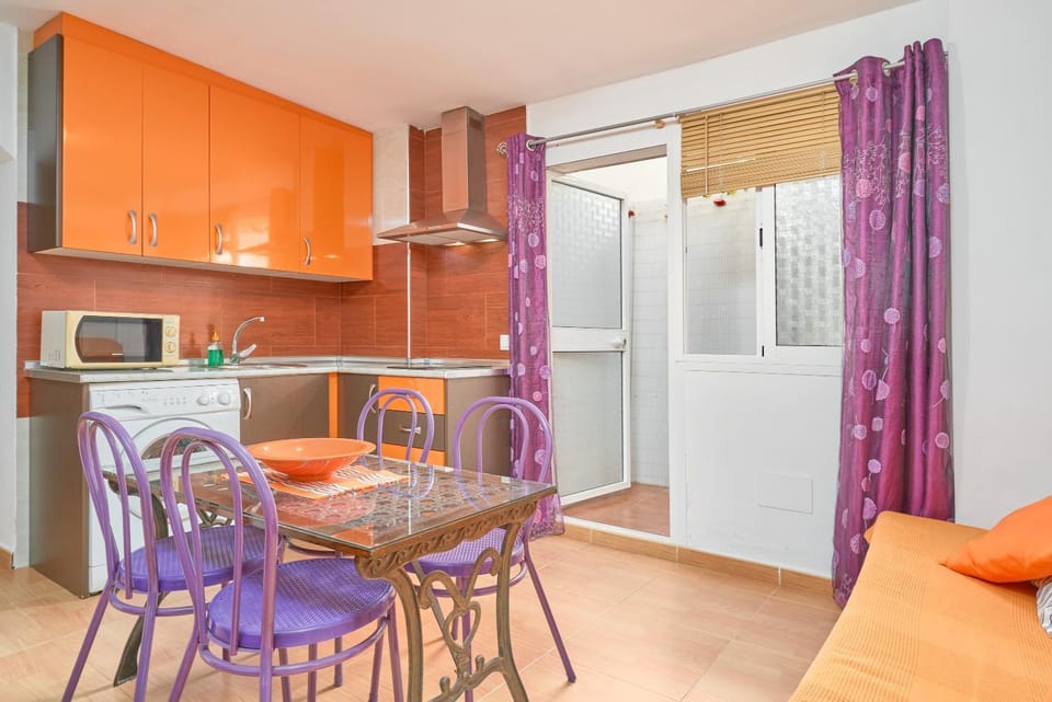Property building, Kitchen or kitchenette, Living room