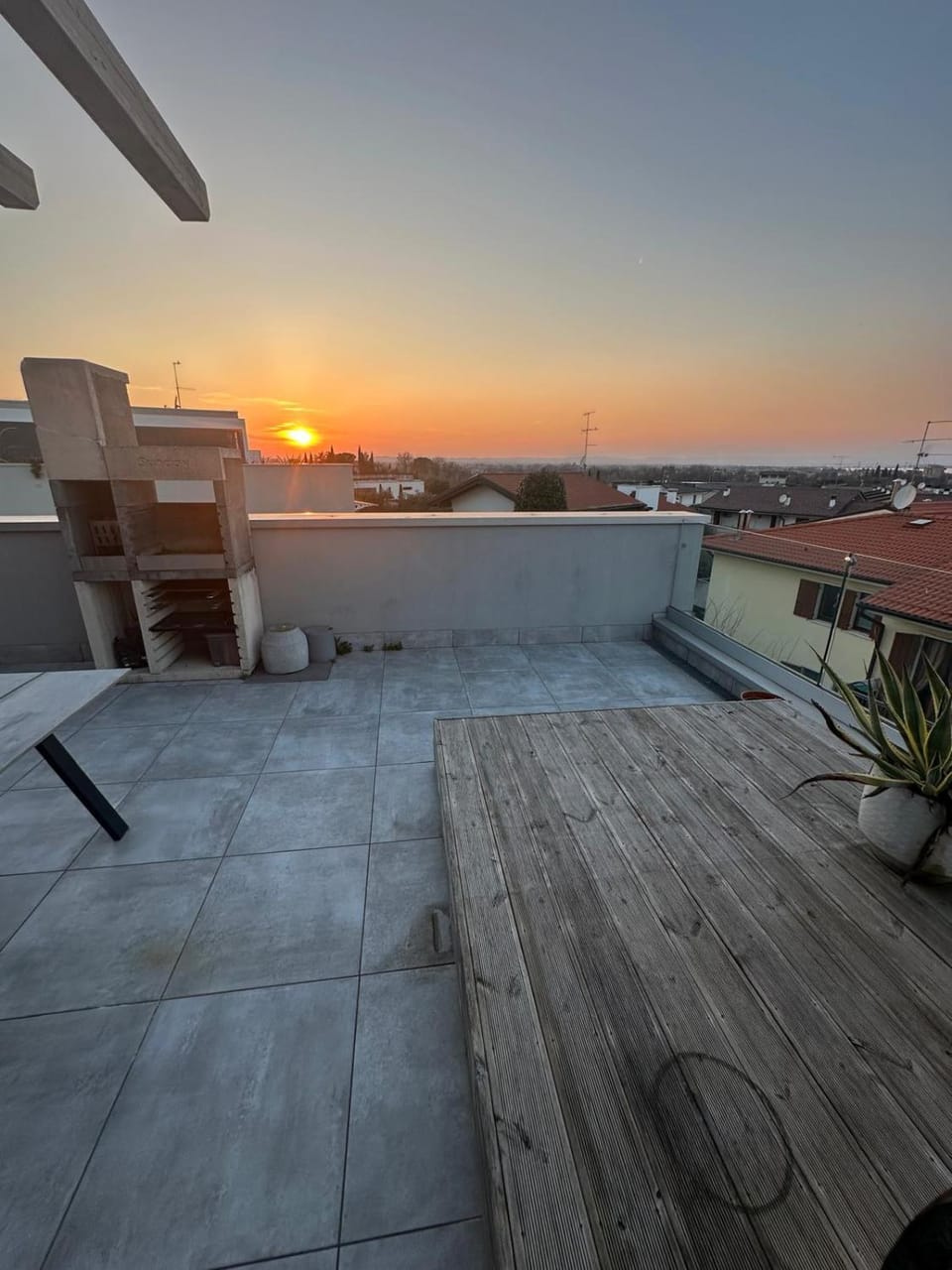 The Lake Queen - Residence with Pool Apartment in Peschiera del Garda