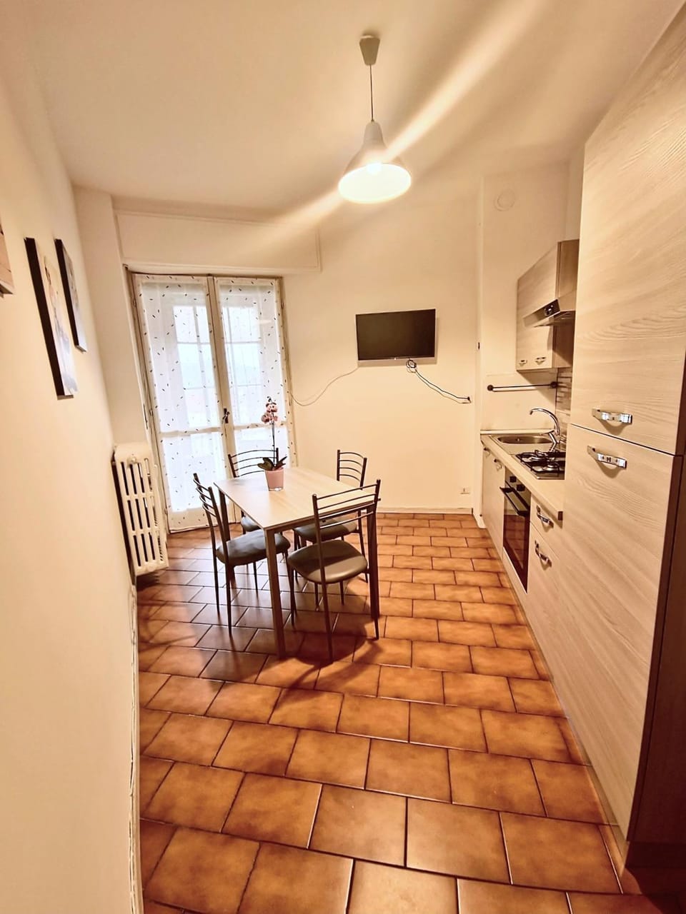 TV and multimedia, Kitchen or kitchenette, oven, kitchen