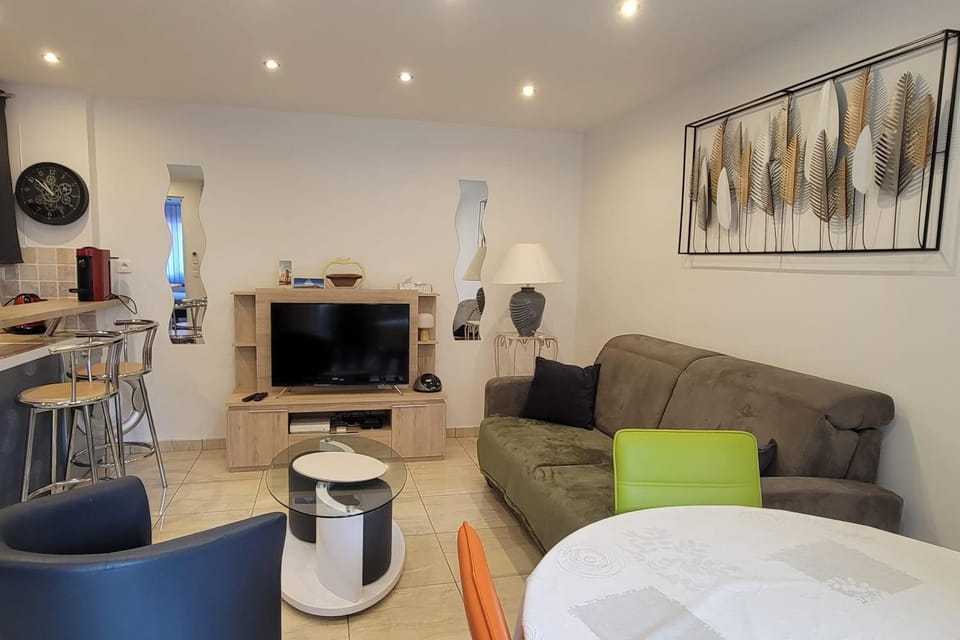 Charming T2 100 meters from the beach Apartment in Fréjus