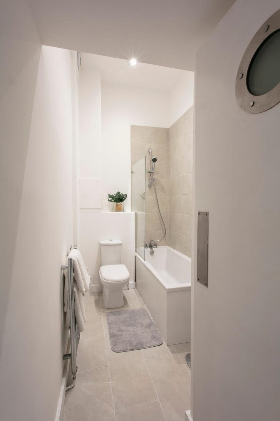 Shower, Toilet, Bathroom, Bath, towels