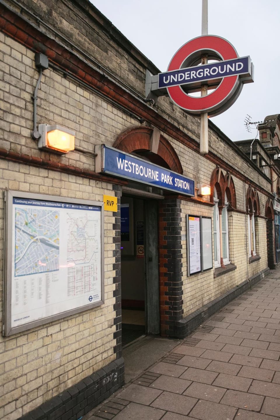 Day, Property logo or sign, Street view