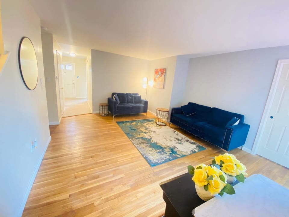 1 bedroom terrace view with shared bathroom #3 Bed and Breakfast in Laurel