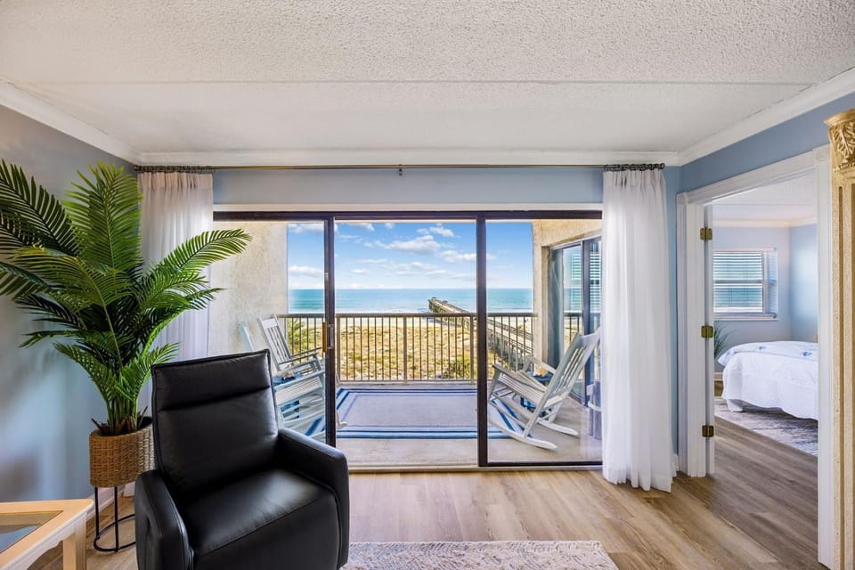 Tastefully Decorated Condo with Scenic Beach Views Apartment in Fernandina Beach