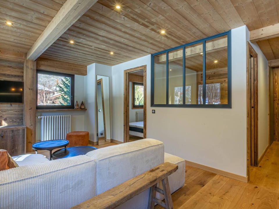 Appartement haut de gamme, 4 pers, wifi - FR-1-694-370 Apartment in Val dIsere