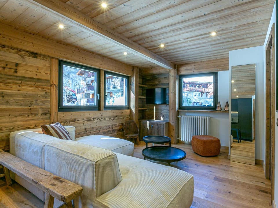 Appartement haut de gamme, 4 pers, wifi - FR-1-694-370 Apartment in Val dIsere