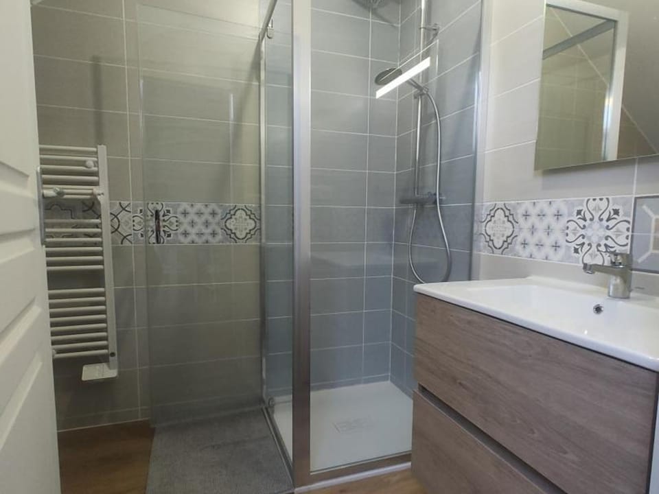Évasion champêtre : Gîte rénové avec animaux acceptés - FR-1-489-561 House in Auvergne-Rhône-Alpes