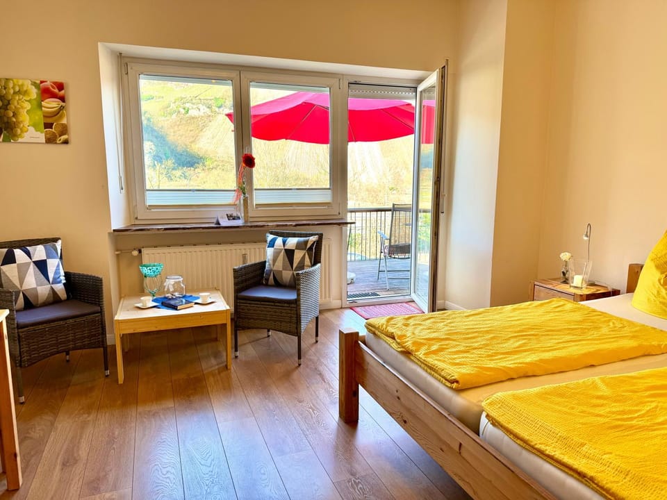 Bed, View (from property/room), Balcony/Terrace, Seating area