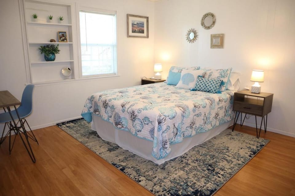 Aqua Bungalow - One mile away from Cove Harbor House in Rockport