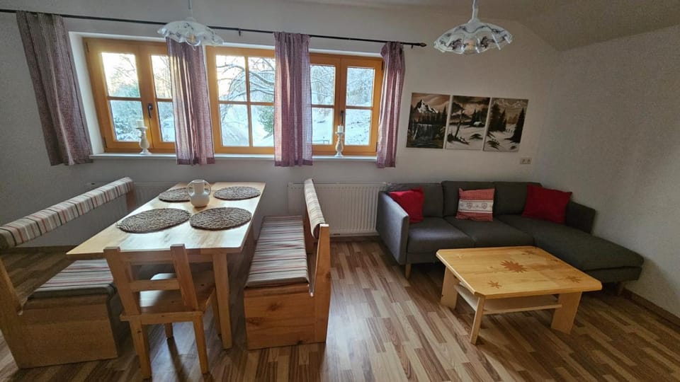 Living room, Seating area, Dining area