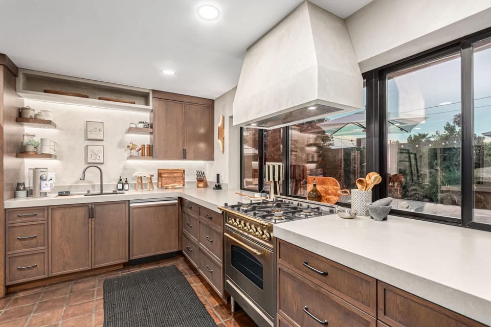 SolaNova Designer Oasis with Cocktail Pool & Theater House in Scottsdale