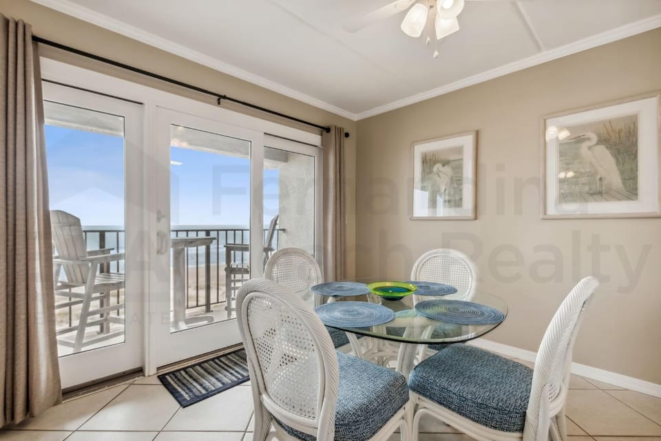 Coast View Condo Featuring Large Windows Overlooking the Beach Apartment in Fernandina Beach