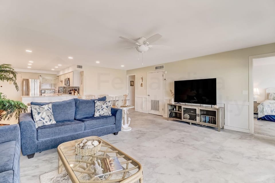 Oceanfront w Beach Access Apartment in Fernandina Beach