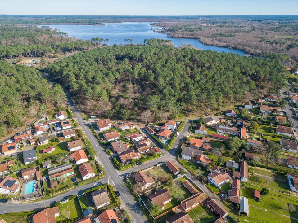 Beau T2 Neuf avec Jardinet, Parking et WIFI à Mimizan - FR-1-50-153 Apartment in Mimizan