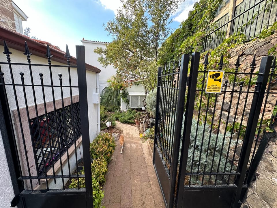 Facade/entrance, Garden