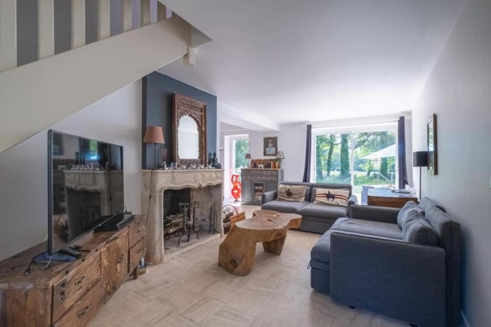 Communal lounge/ TV room, TV and multimedia, Living room, Seating area