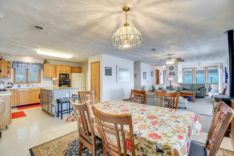 Boat, Grill & Unwind: Lakefront Cayuga Home! House in Cayuga Lake