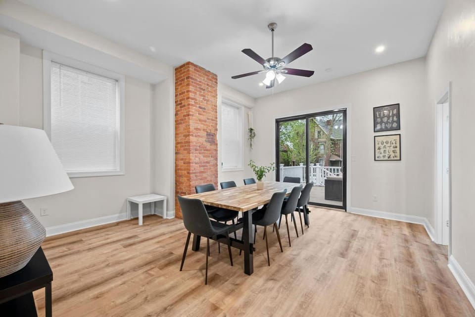 6BR Group Retreat w/ BBQ, Game Room, and Parking Apartment in Pittsburgh