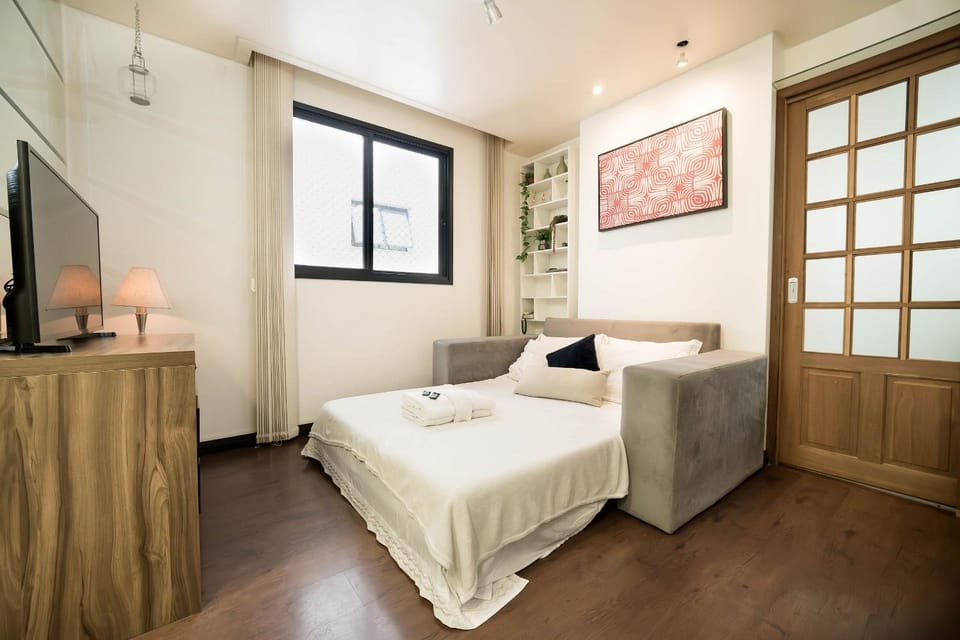 Bed, Living room