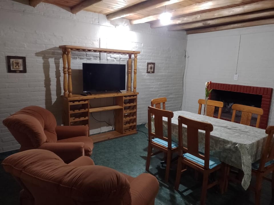 Communal lounge/ TV room, Living room, Seating area, Dining area, Evening entertainment