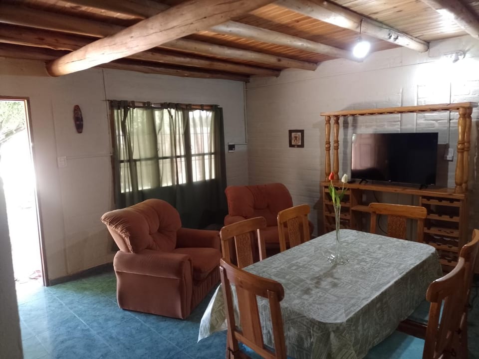 Communal lounge/ TV room, Living room, Seating area, Dining area, Evening entertainment
