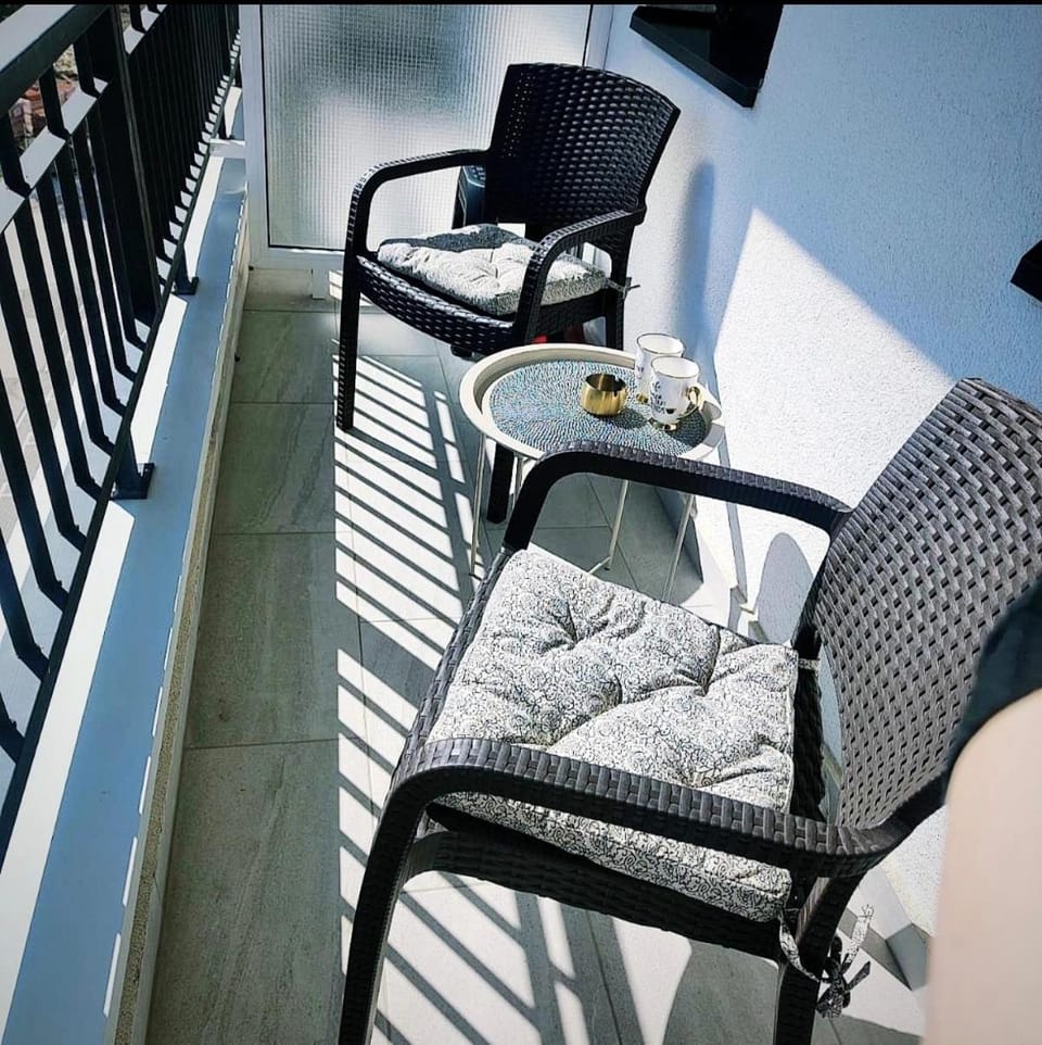 View (from property/room), Balcony/Terrace, Seating area