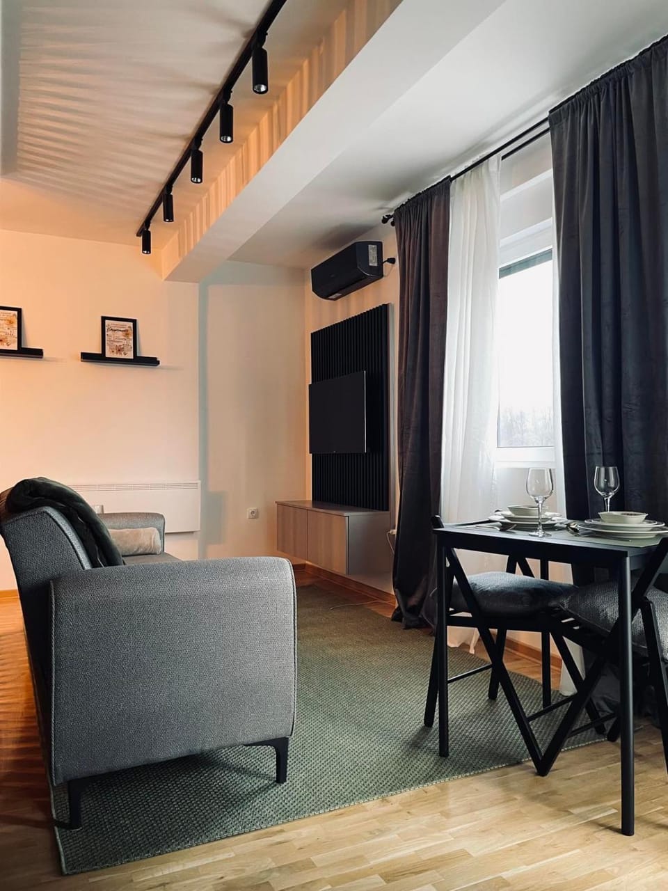 Living room, Seating area, Dining area