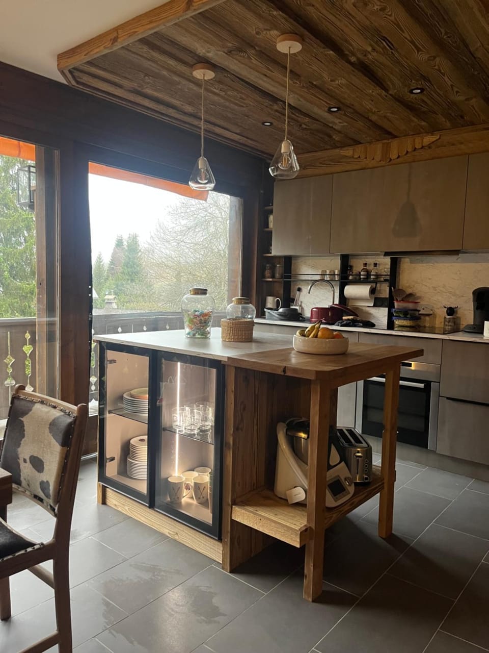 Kitchen or kitchenette