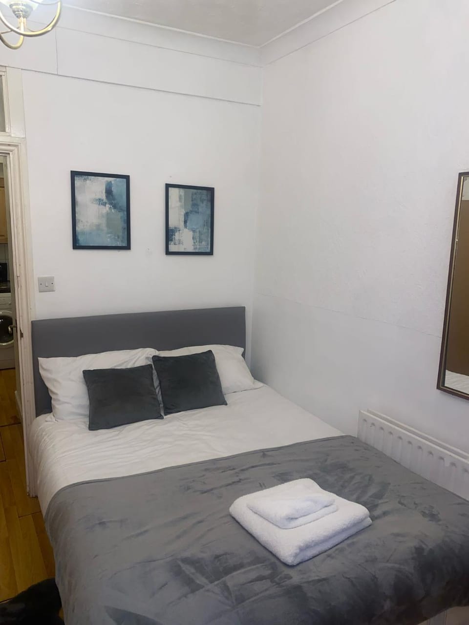 Cosy Spacious Studio Flat,N18 Apartment in London