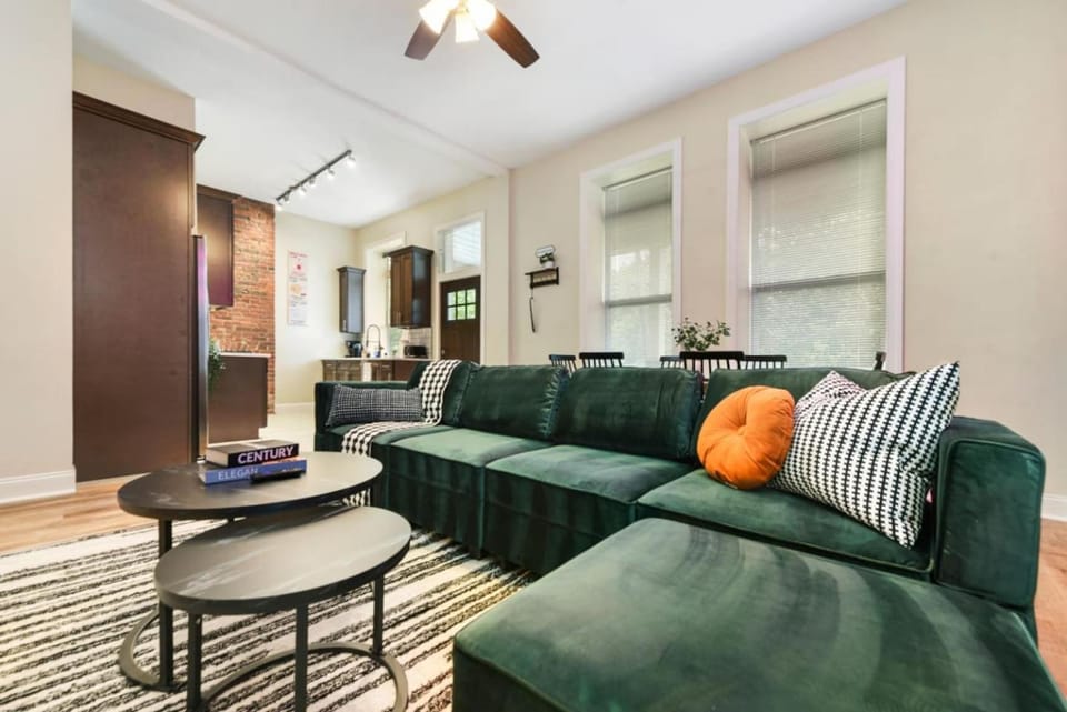 Netflix+BBQ+9Bedrooms With Parking Near Bakery Sq. Apartment in Pittsburgh