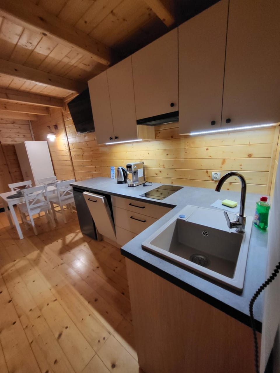 Klimatyczne drewniane Domki Jagodna Spalona 6D-2 jacuzzi sauna,trasy rowerowe Chalet in Lower Silesian Voivodeship