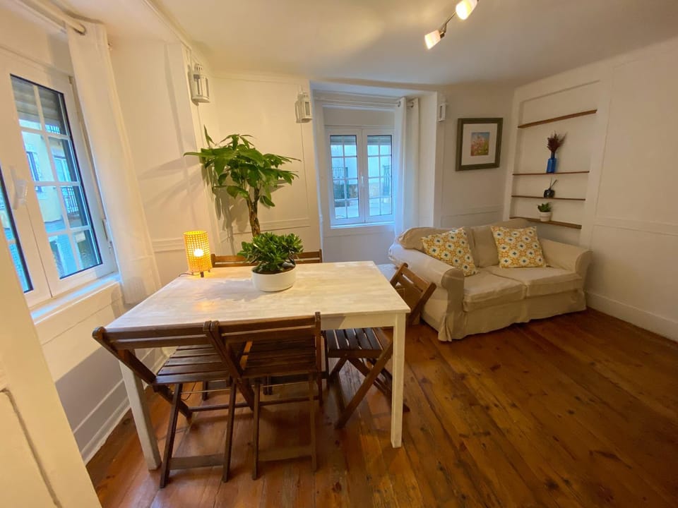 Living room, Seating area, Dining area, Street view