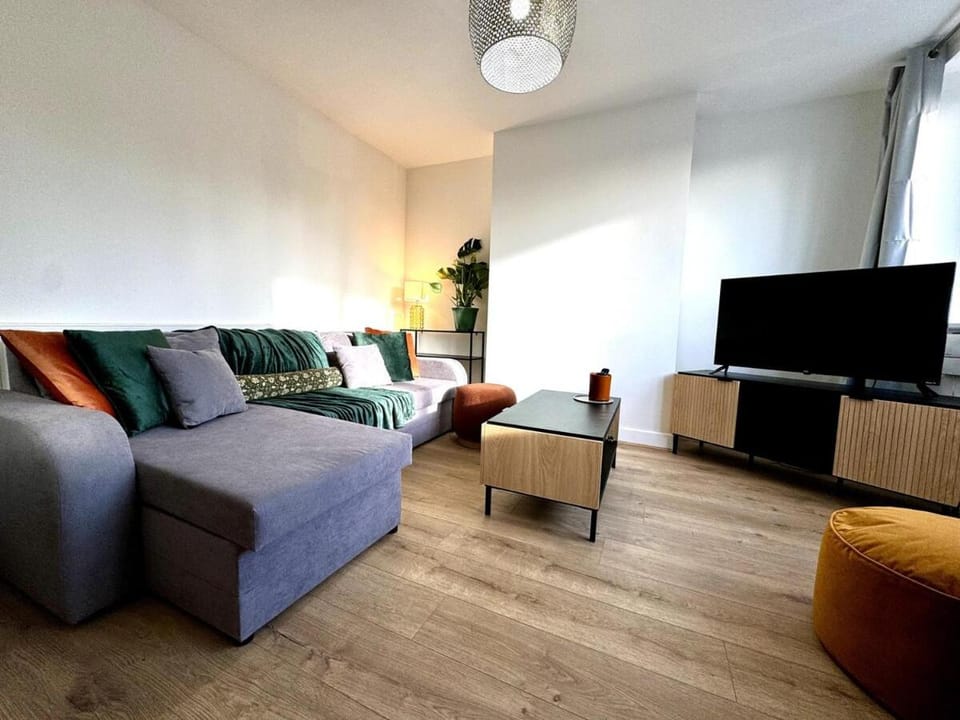 New Southampton Central House - Parking, 6 Beds, Sleeps 9 - City Centre l Cruise Terminal l Great for Contractors, Friends & Families House in Southampton