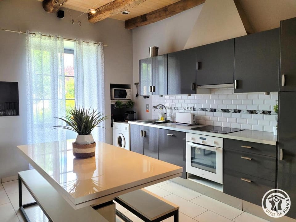 Gîte de France Histoire de famille 3 épis - Gîte de France 6 personnes MAE-2031 Apartment in Occitanie
