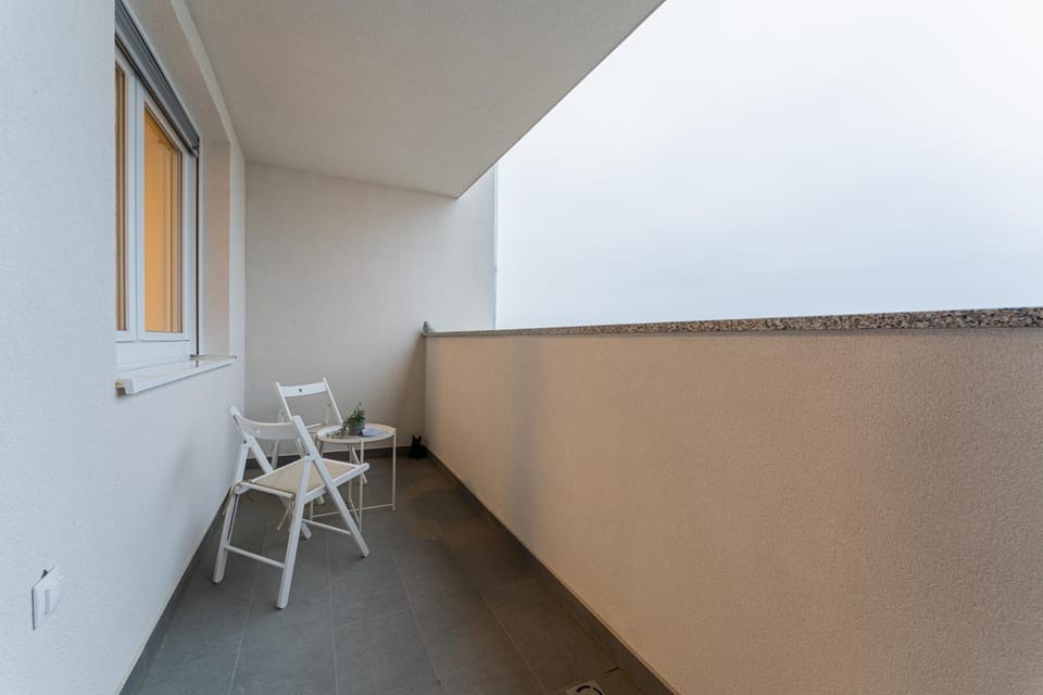 View (from property/room), Balcony/Terrace, Seating area