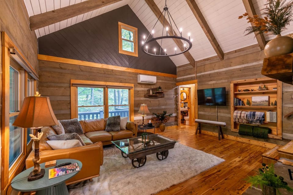 Blackberry Creek Cabin Cabin in Watauga