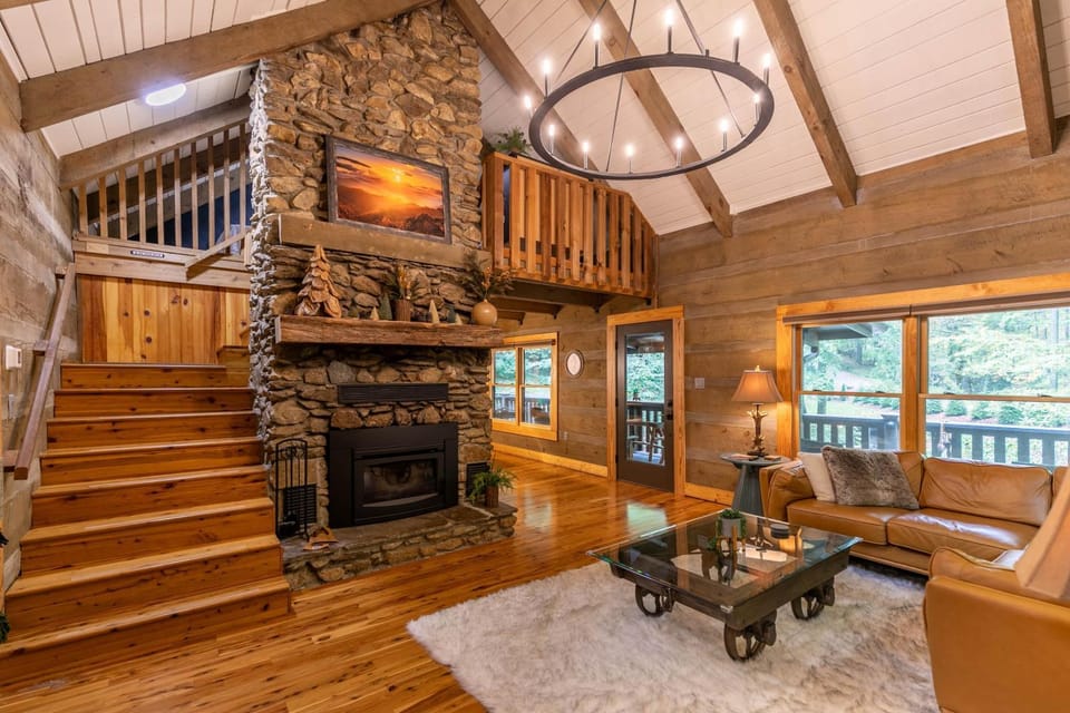 Blackberry Creek Cabin Cabin in Watauga