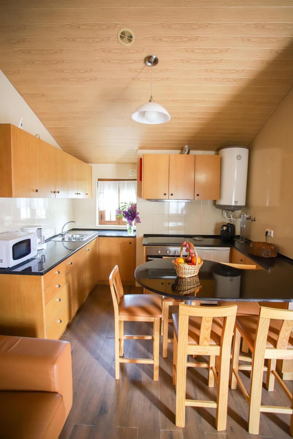 Kitchen or kitchenette, Living room, Seating area, Dining area, minibar, oven, stove, toaster