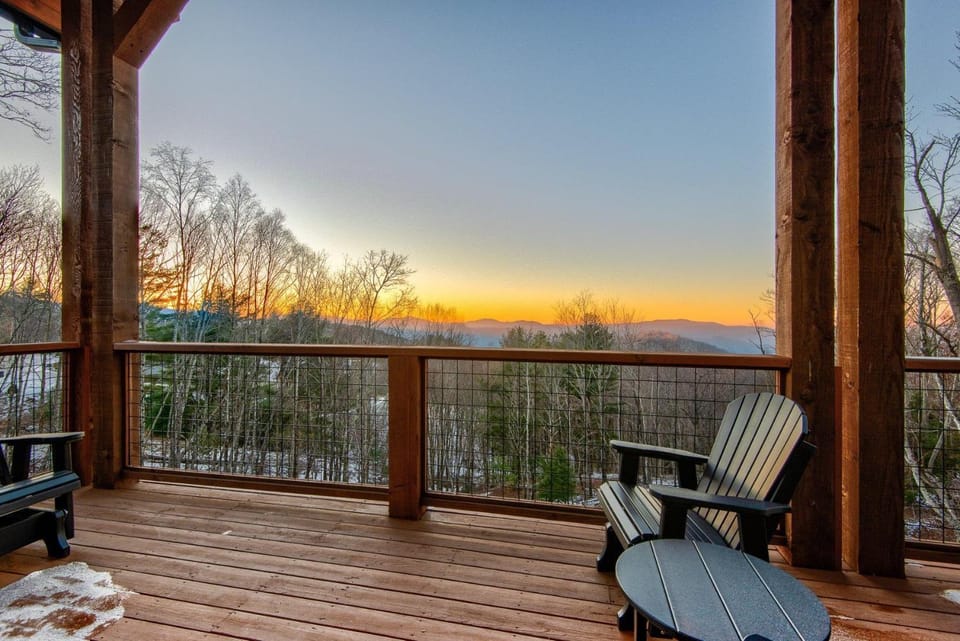 Sunset View Retreat at Eagles Nest House in Beech Mountain