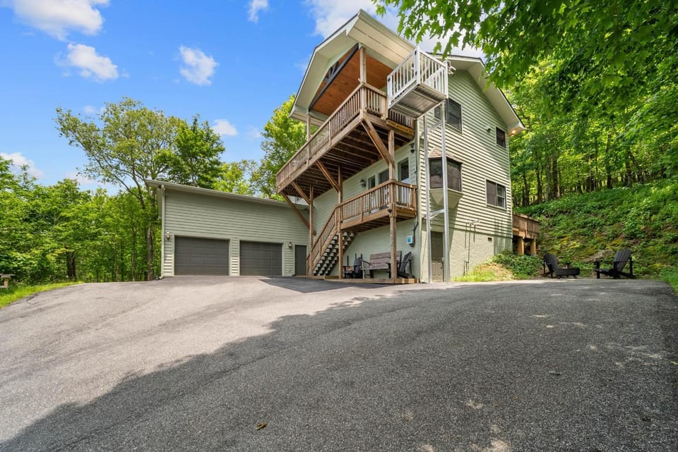 On Beech Time House in Beech Mountain