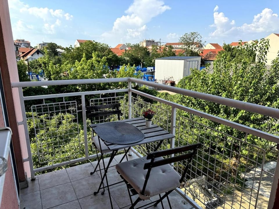 Lovely modern 1-bedroom with balcony Apartment in Serbia