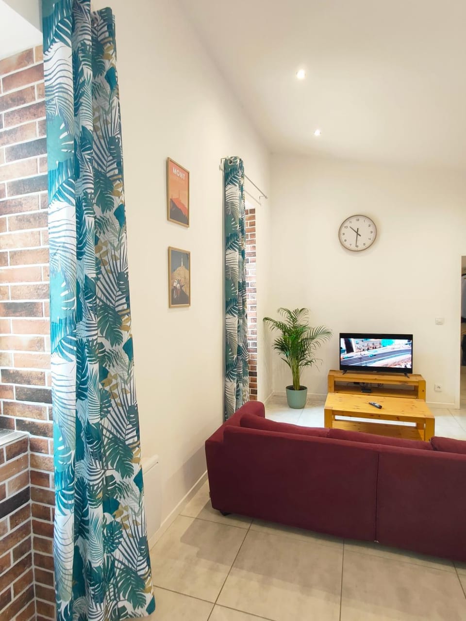 Communal lounge/ TV room