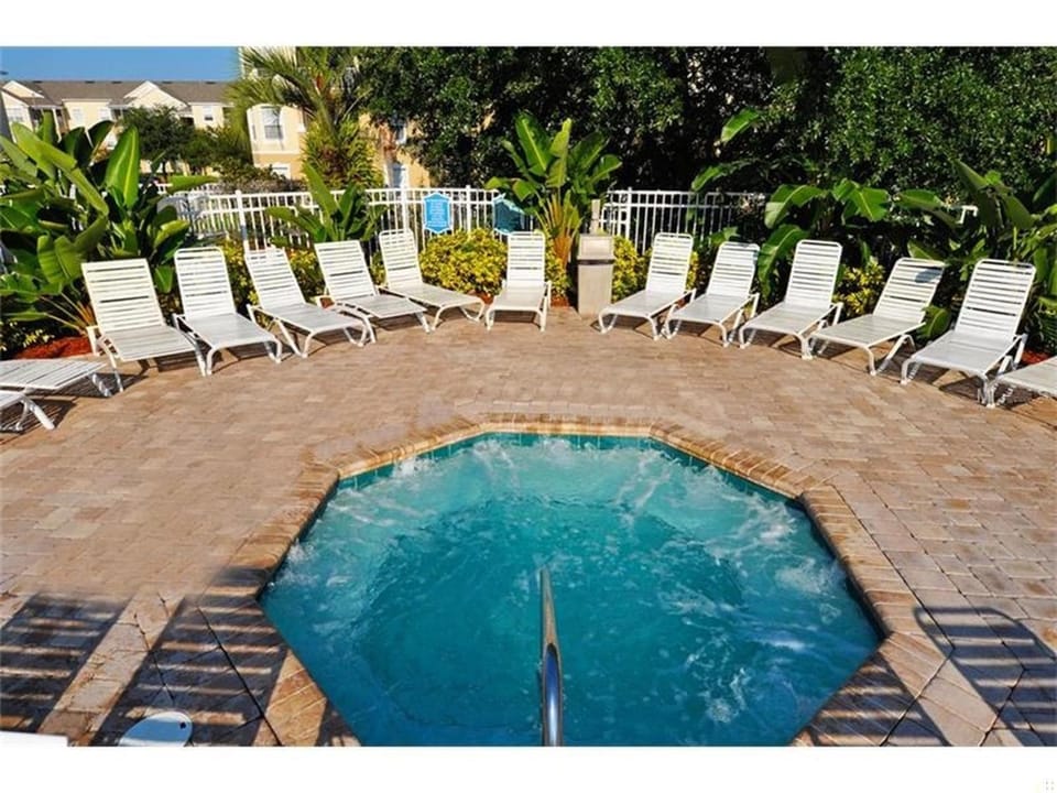 Hot Tub, Swimming pool, sunbed