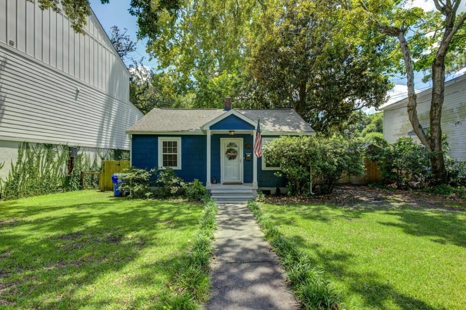 The Bexley Cute 2 bedroom with yard in Park Circle House in North Charleston