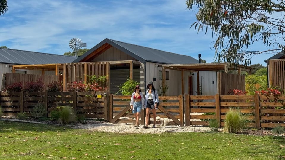 Facade/entrance, Off site, Garden, Swimming pool, pet friendly