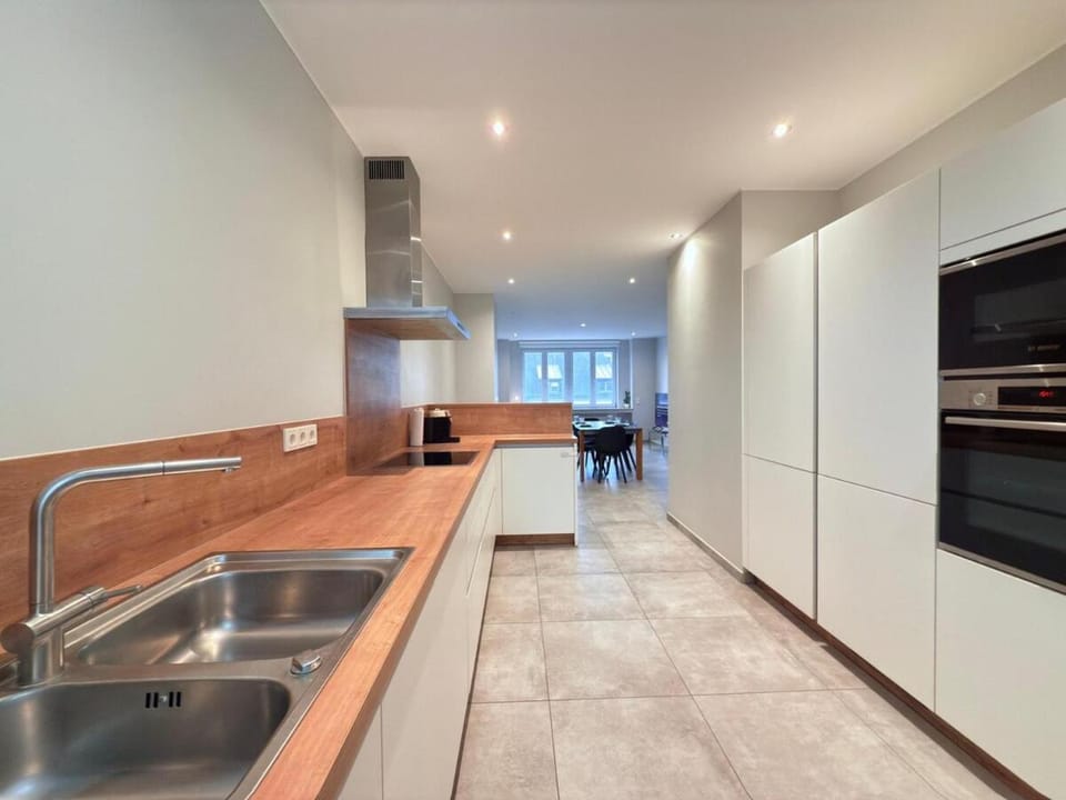 Spacious 3 bedrooms w parking in Limpertsberg Apartment in Luxembourg